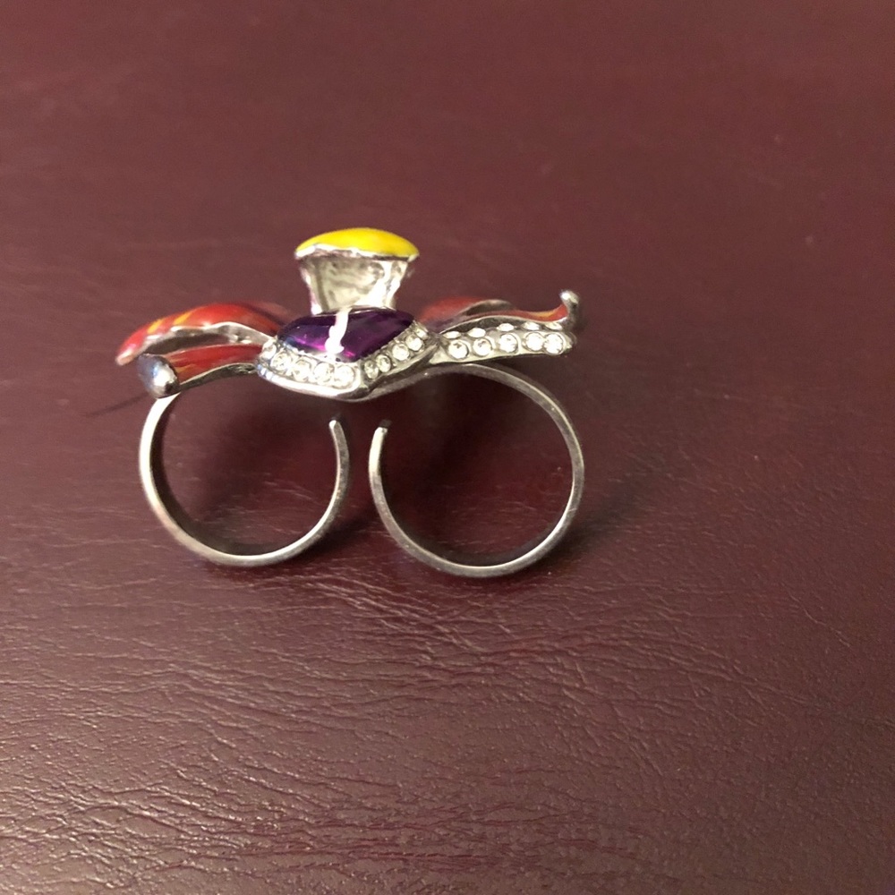 BCBG double ring with flower - Picture 3 of 3