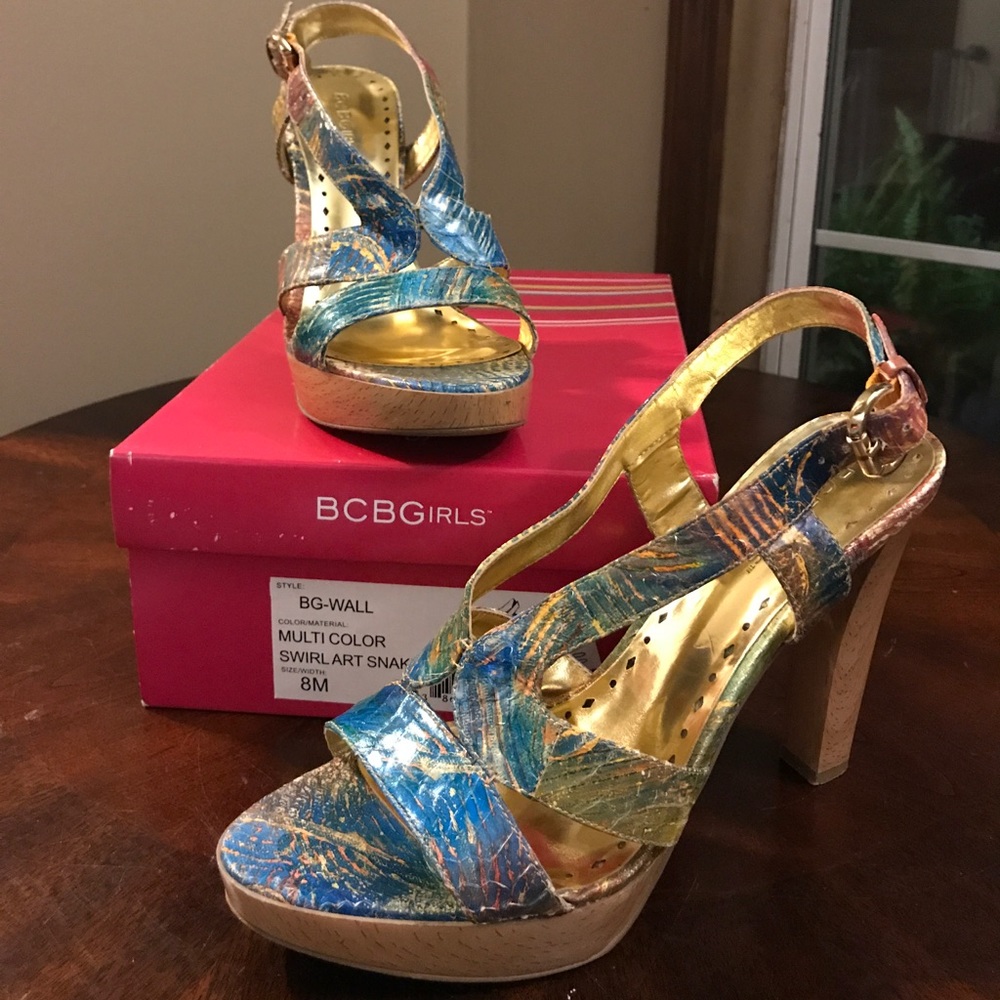 BCBG multi-colored sandal. Size 8
