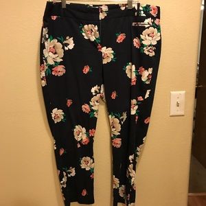 VanHeusen Cropped Slacks
