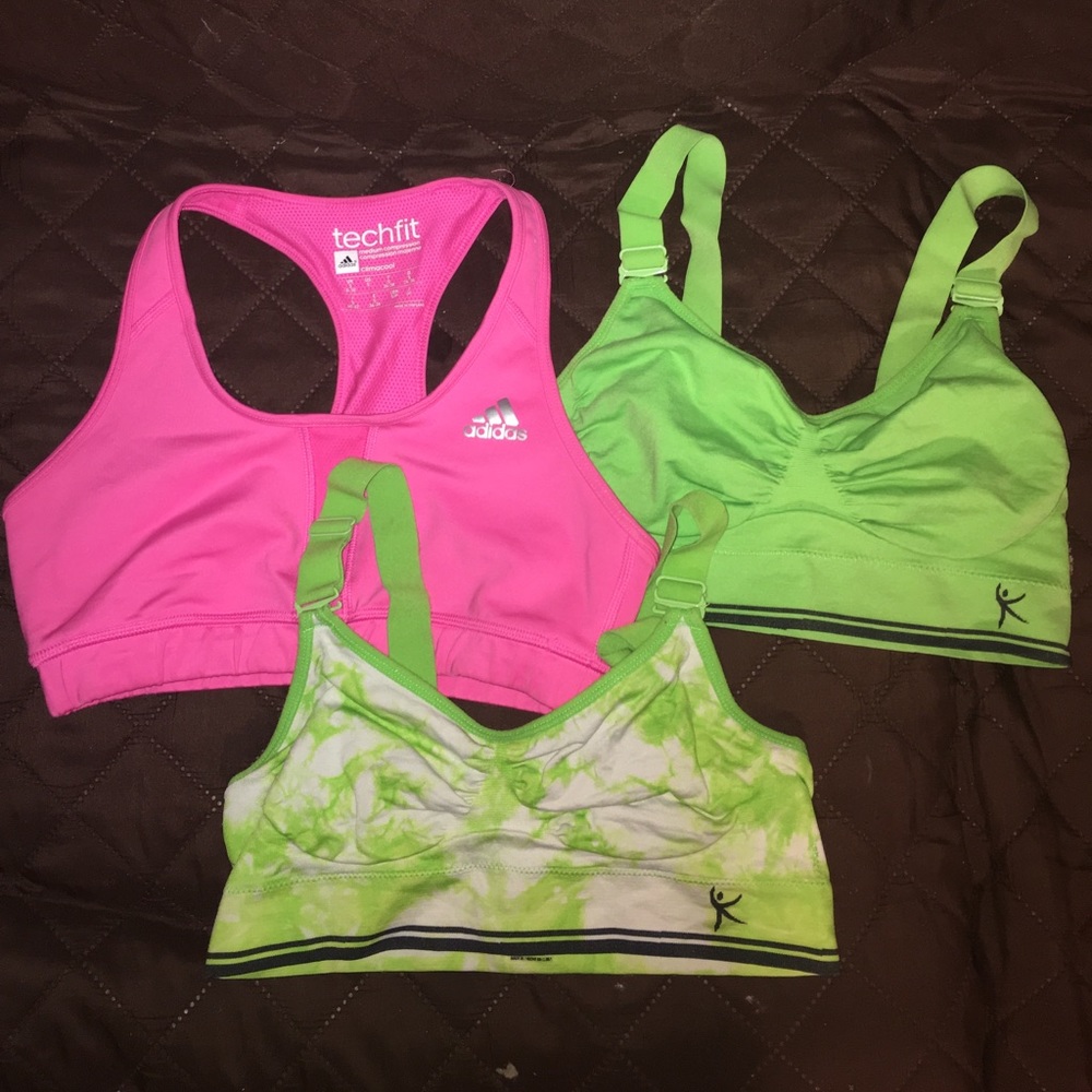 Sports bra lot