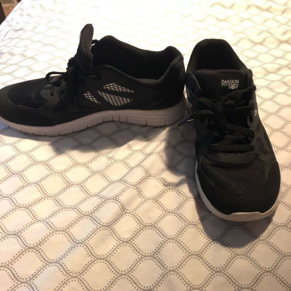 Work out shoes (black & white)