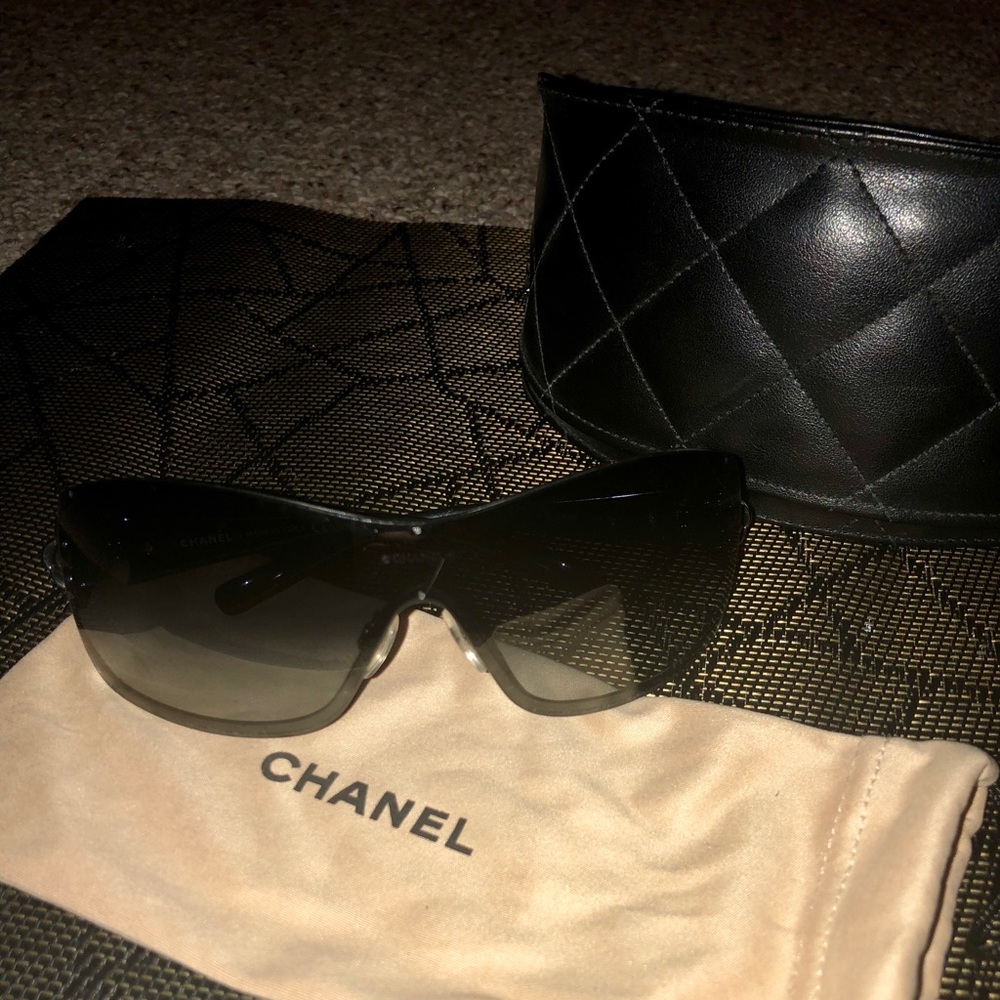 CHANEL 4164B Sunglasses
