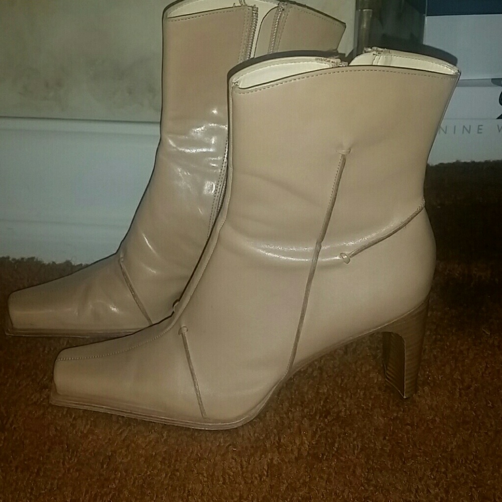 Tan leather Ankle bootie