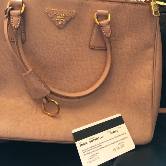 Prada tote with long shoulder chain - Picture 6 of 6