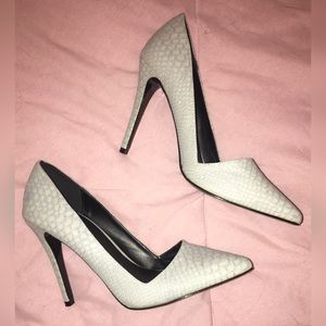 Light gray stiletto pumps