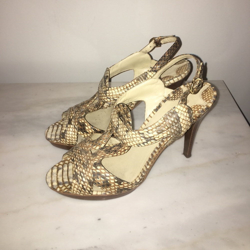 Max Studio genuine snakeskin heel