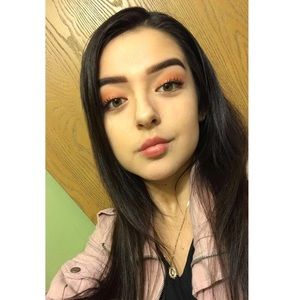 Meet your Posher, Consuelo