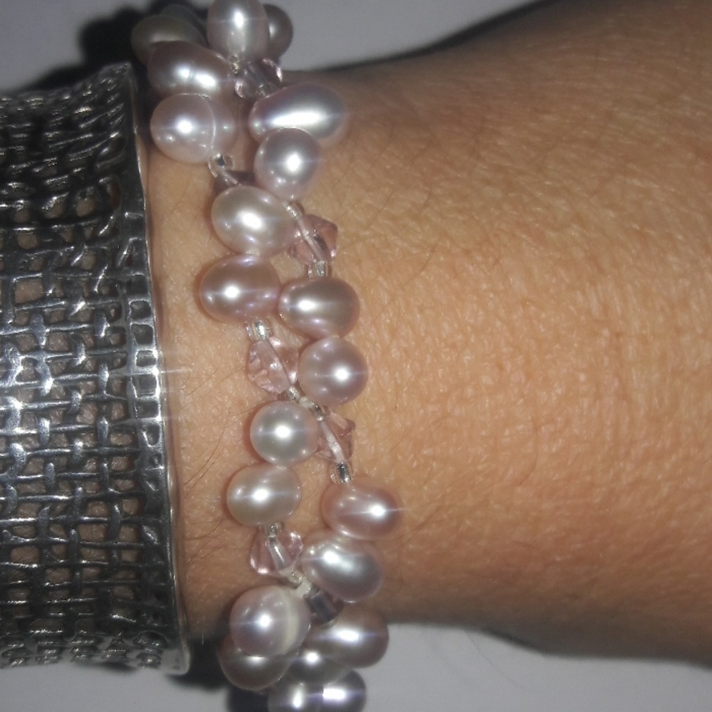 Pearl stretch pink bicone freshwater bracelet EUC