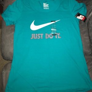 Nike T-shirt