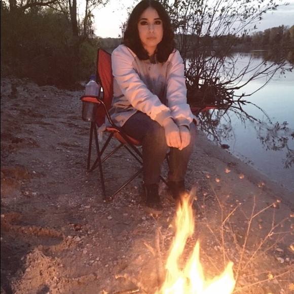 Meet your Posher, Alma - Picture 2 of 3