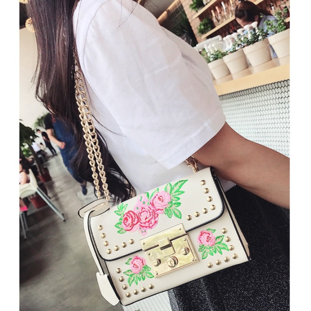 !!LAST ONE!! Small Shoulder Flower Embroidery Bag - Picture 5 of 6