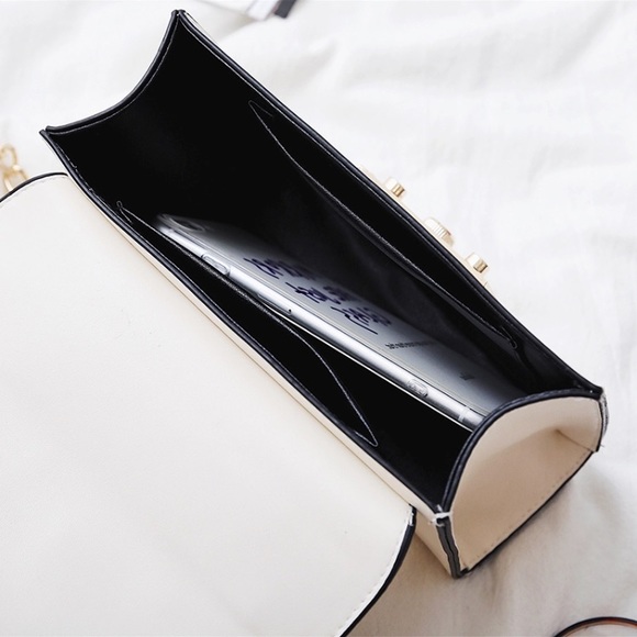 !!LAST ONE!! Small Shoulder Flower Embroidery Bag - Picture 3 of 6