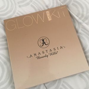 Anastasia Glow Kit in "Sun dipped"