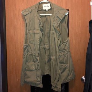 Green army vest