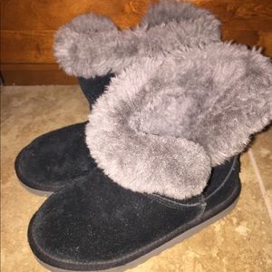 Girls Bailey Uggs (size 1 USA)