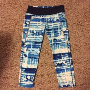 Saucony women’s tie-dye running capris