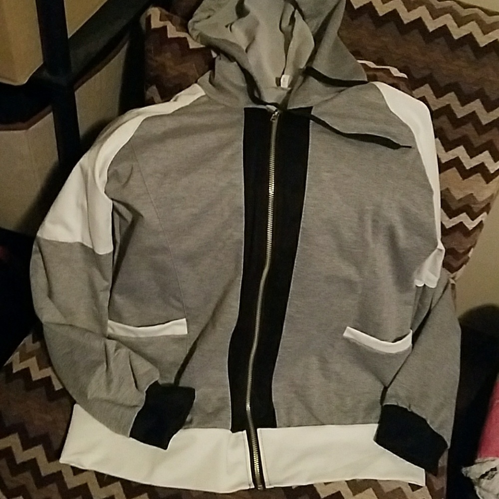 ~~~SOLD~~Very Cute block color hoodie 🛍