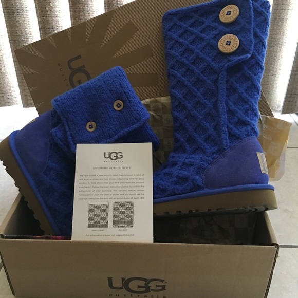 UGG K Lattice Cardy boots for big girl sz 4 - Picture 2 of 6