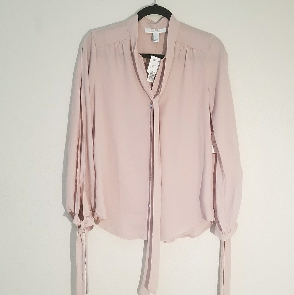 🔖sale 🔖 Forever 21 Contemporary Nude Blouse