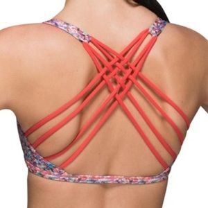 LULULEMON Free to be Wild bra 😝