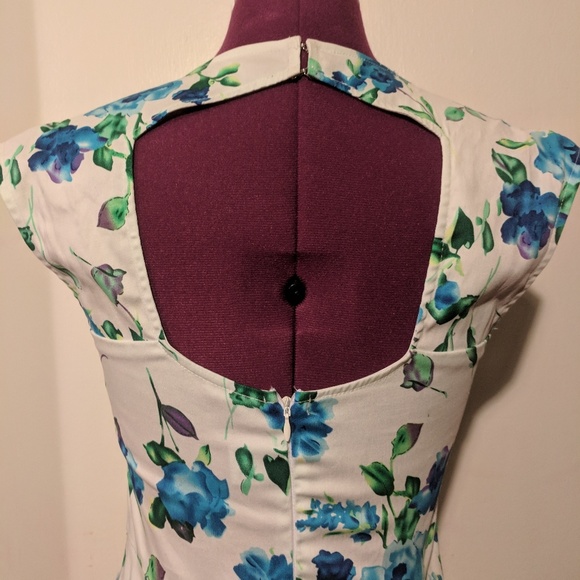 Belle Poque Knee-Length Cocktail Pencil Dress - Picture 3 of 6