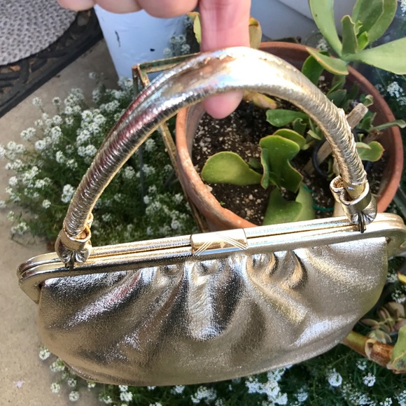 Gorgeous gold purse ๐ - Picture 2 of 4