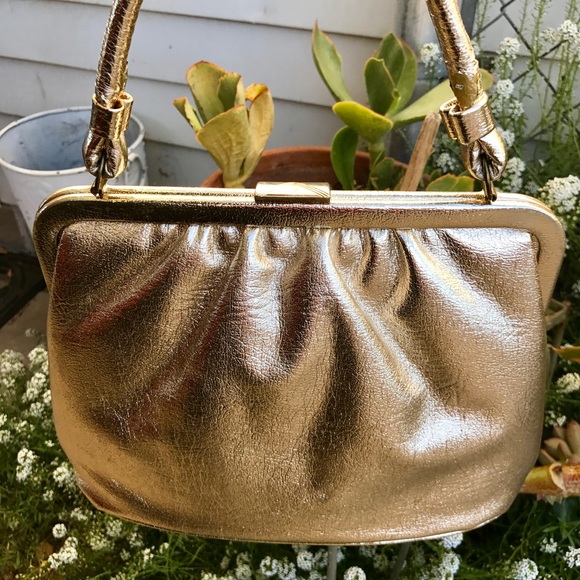 Gorgeous gold purse ๐ - Picture 4 of 4