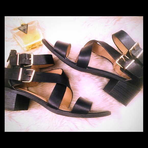 American Eagle By Payless Shoes - NWT- Black Sandals with Chunky Heel