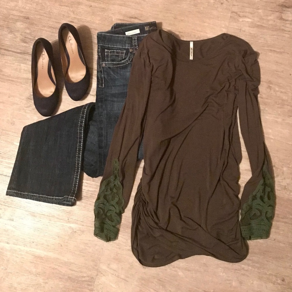 42Pops Long Sleeve Tunic with Lace Detail