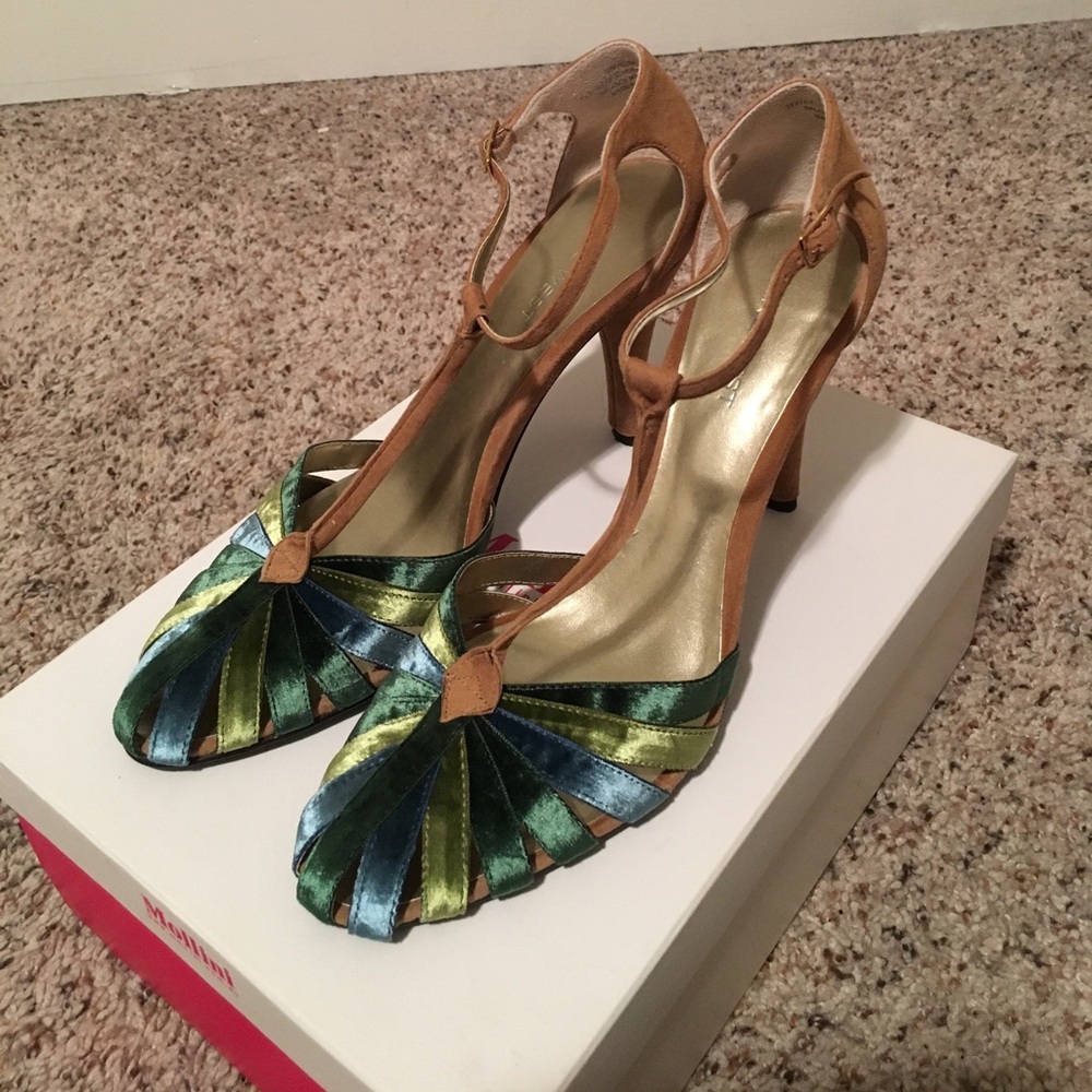 Nine West Blue and green velvet T-bar heels!