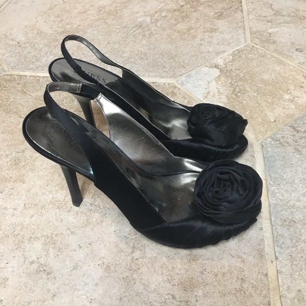 GUESS by Marciano Black Size 8 pumps!! LIKE NEW!!