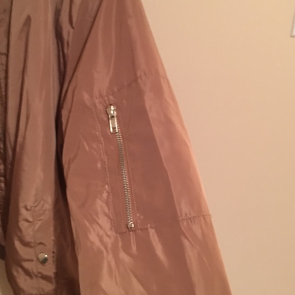 🌟SOLD🌟Forever 21 Brown/Tan Bomber Jacket NWOT - Picture 4 of 6