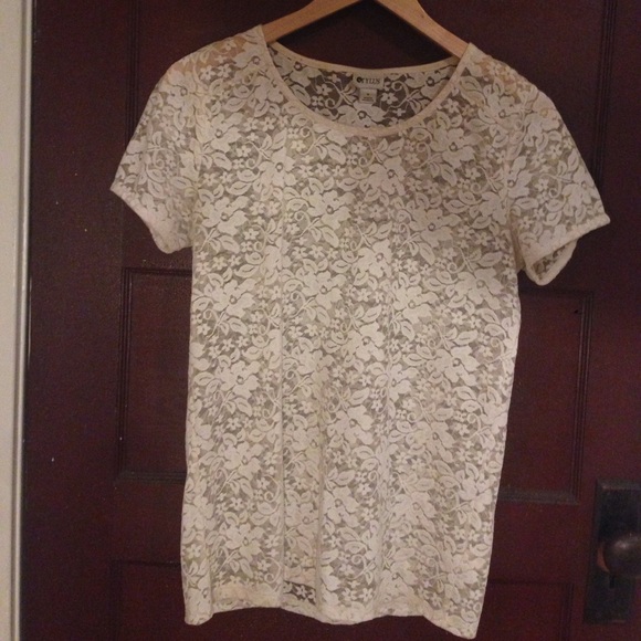 Floral Lace Blouse - Picture 2 of 4