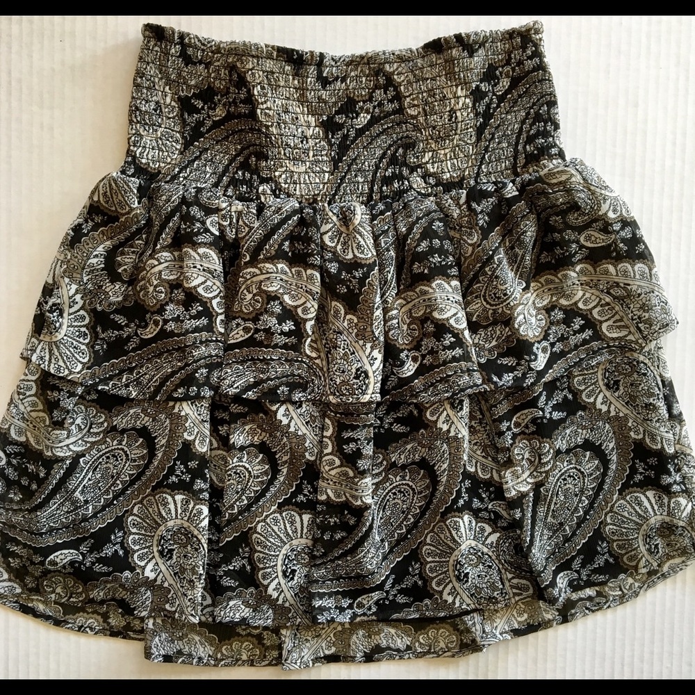 Old Navy Ruffled Skirt