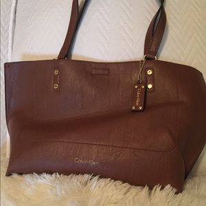 Reversible Calvin Klein purse - like new 🎉🎊🛍