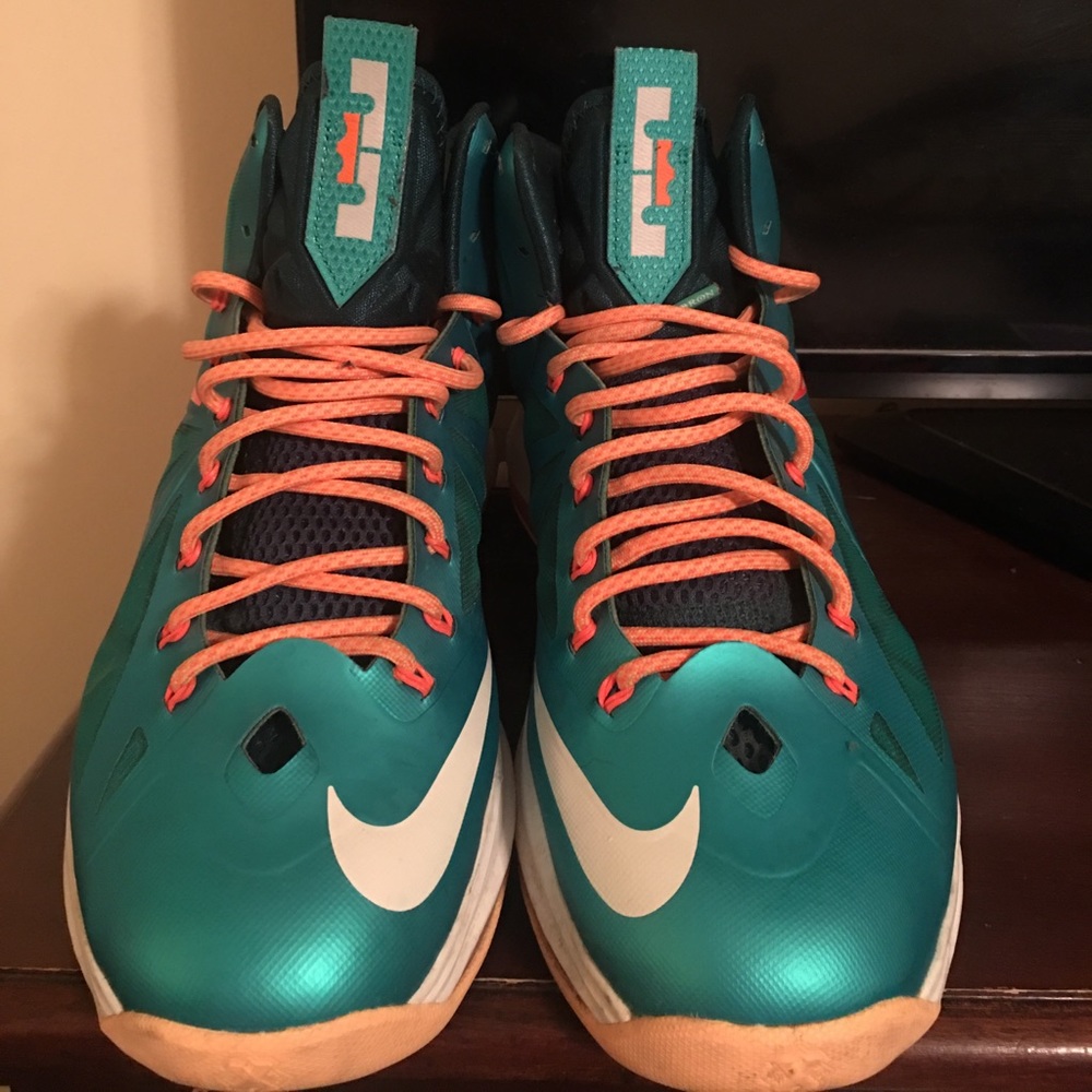 LeBron James Nike’s