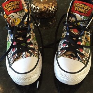 Converse looney tunes sneakers