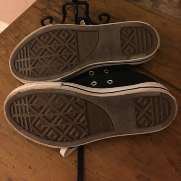 Black converse with detailed laces size 4 - Picture 5 of 5