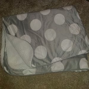 Polka dot baby blanket