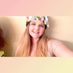 Meet your Posher, Cynthia