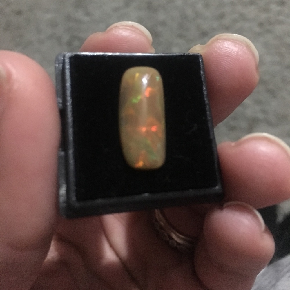 Amazing dark base Ethiopian welo opal. 17.5x8mm