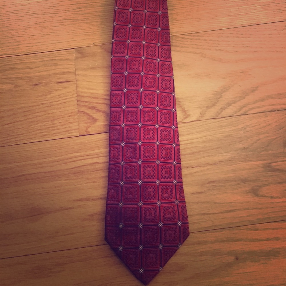 ZEGNA Tie. Men’s Ermenegildo Zegna Red Silk Tie.
