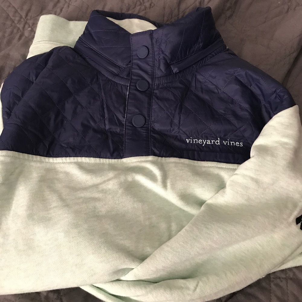 Mint Green Vineyard Vines Performance Top w/ hood