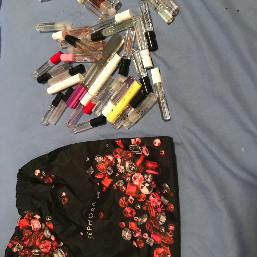 Mix up of perfume samples