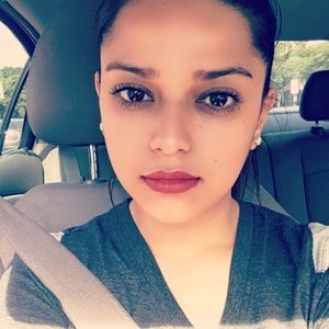 Meet your Posher, Yadira