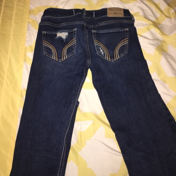 hollister jeans with holes - Picture 2 of 3