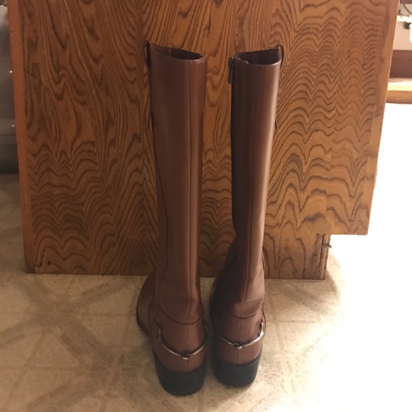 Tan Boots - Picture 3 of 4