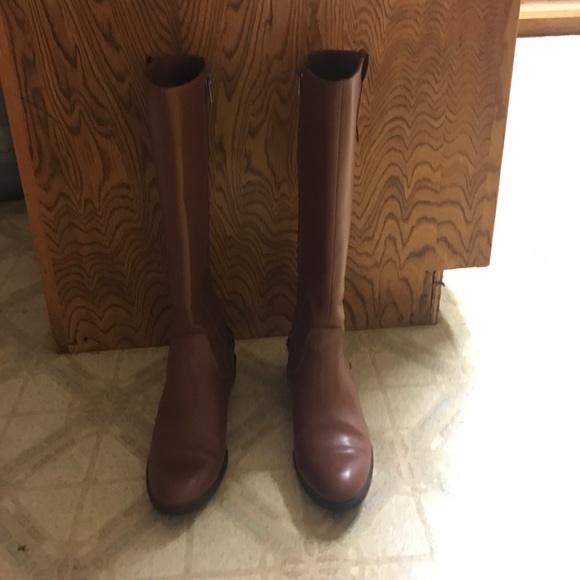 Tan Boots - Picture 4 of 4