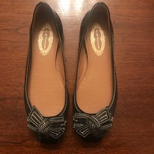 Elie Tahari Flats