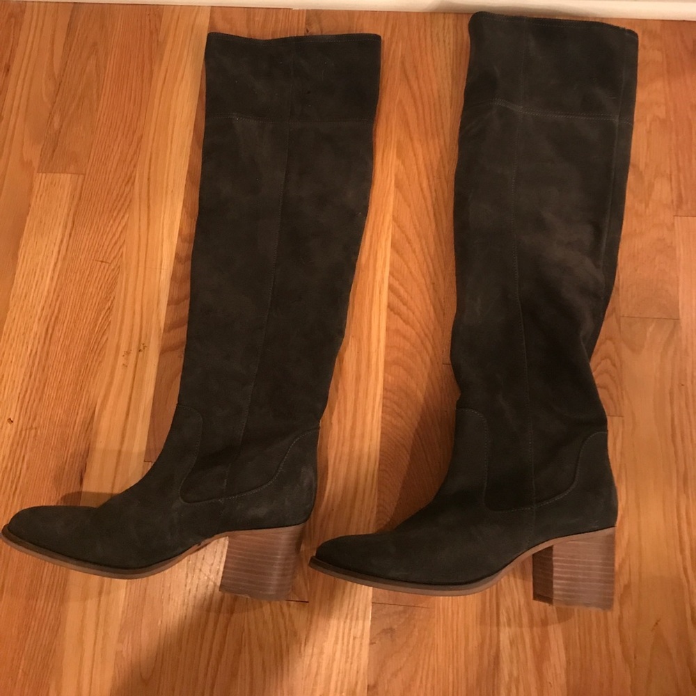 Tall boot